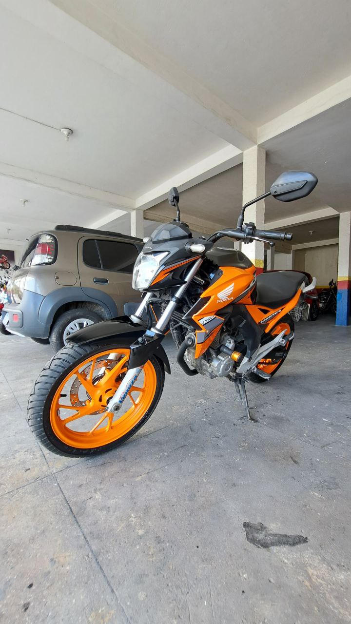 HONDA CB 250F TWISTER ABS FRENTE ESQUERDA